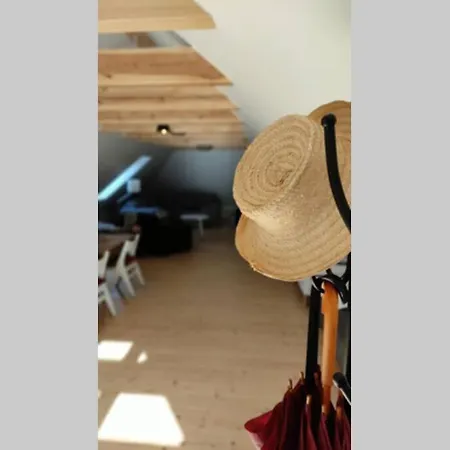 Hubane Ja Ruumikas Majutus Karjamoisa Ajaloolises Hoones 公寓 Plaani