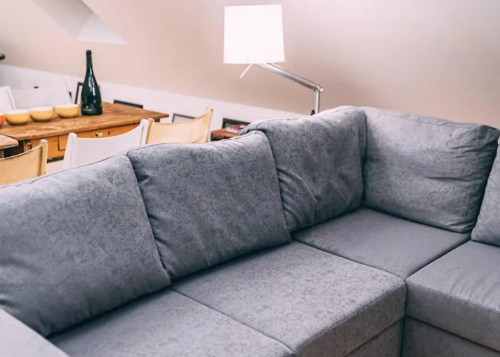 Hubane Ja Ruumikas Majutus Karjamoisa Ajaloolises Hoones