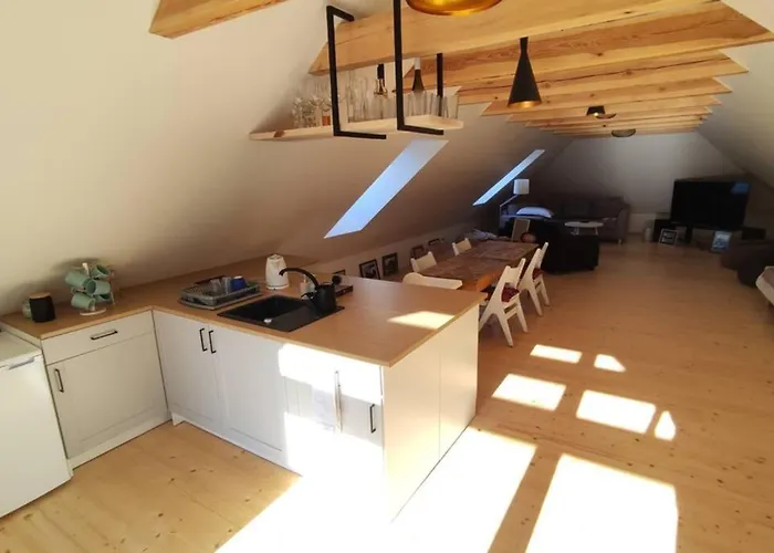 Hubane Ja Ruumikas Majutus Karjamoisa Ajaloolises Hoones Appartement *